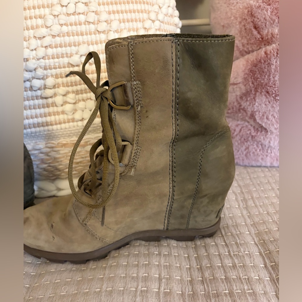 Sorel Women's Joan of Arctic Alpine Tundra Wedge Boots - Picture 10 of 12